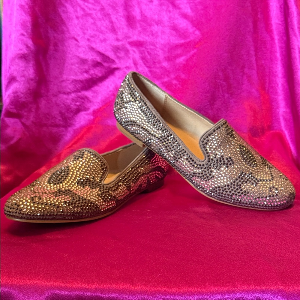 Steve Madden size 8 1/2 Concord, blush, textile Rhinestone Embellished Loafers